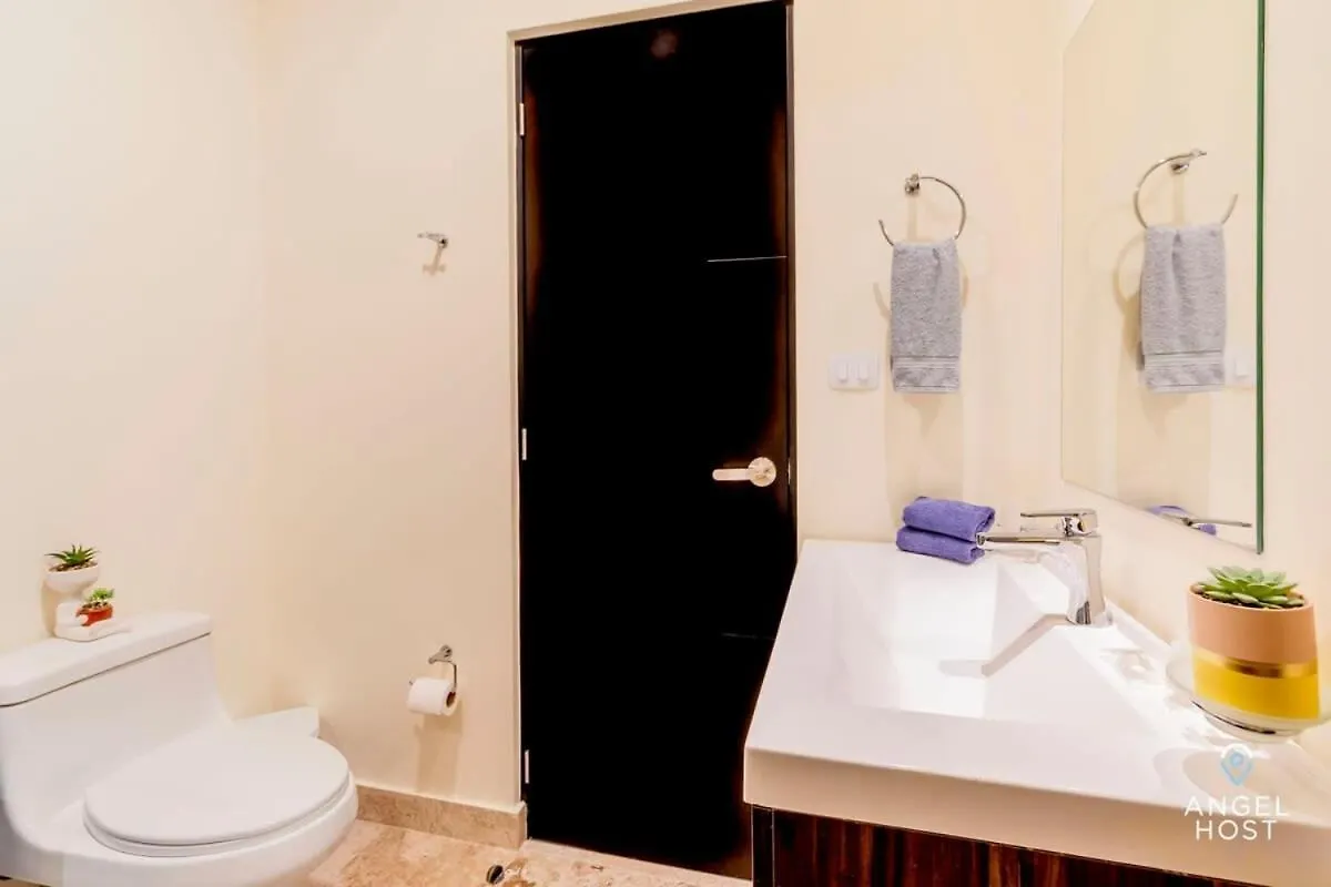 Roof Pool, Gym, Full Kitchen, 4 Blocks To 5Th Ave Villa Playa del Carmen Holiday home